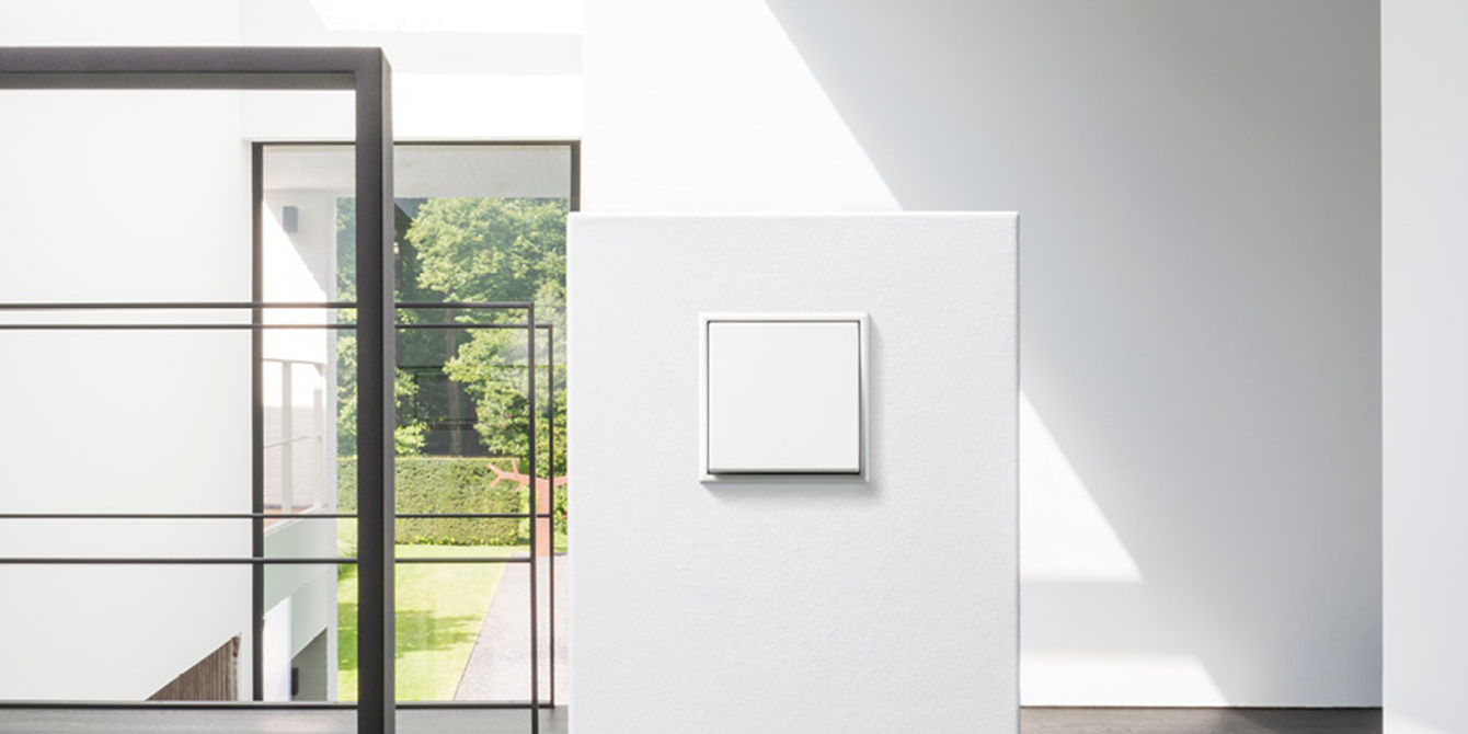 JUNG Schalterprogramme bei Elektro-Consulting Fuhrmann Gallon Döring GmbH in Frankfurt am Main